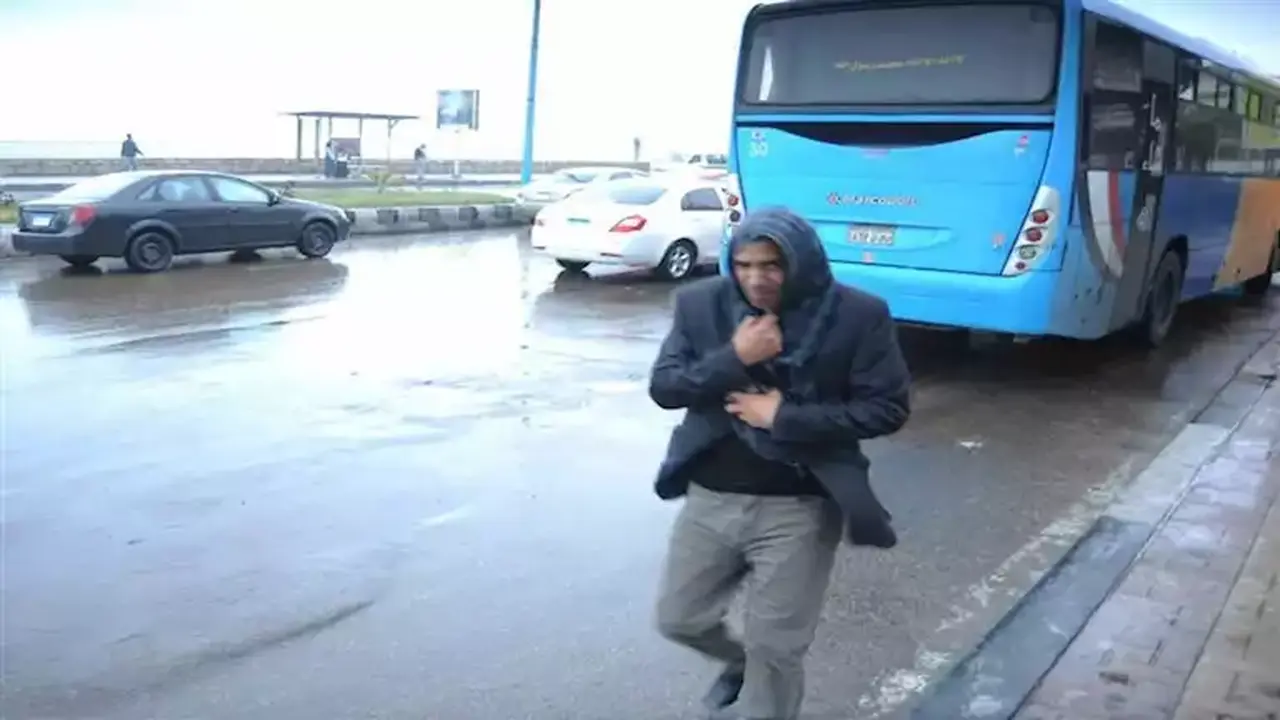 حالة الطقس اليوم الجمعة: شبورة مائية وأمطار ورياح تسيطر على الأجواء